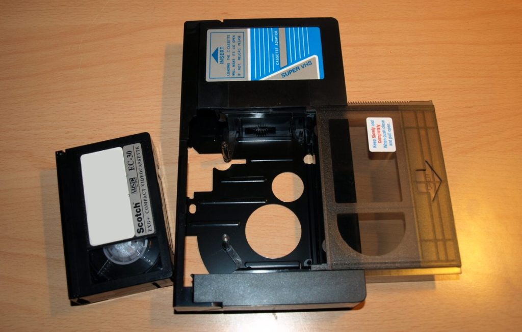 Adaptateur pour cassette VHS-C
